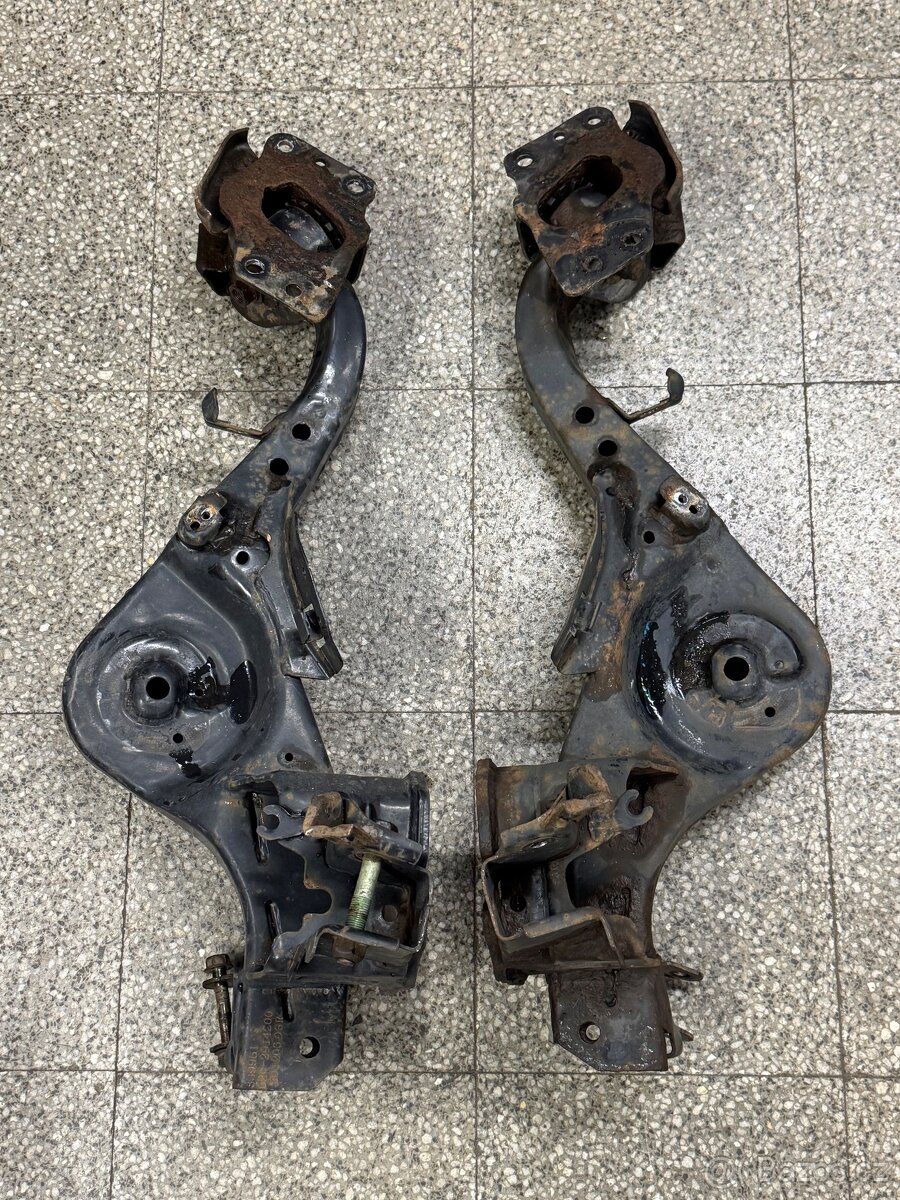 Zadní ramena / zavěšení Nissan Qashqai / X-trail