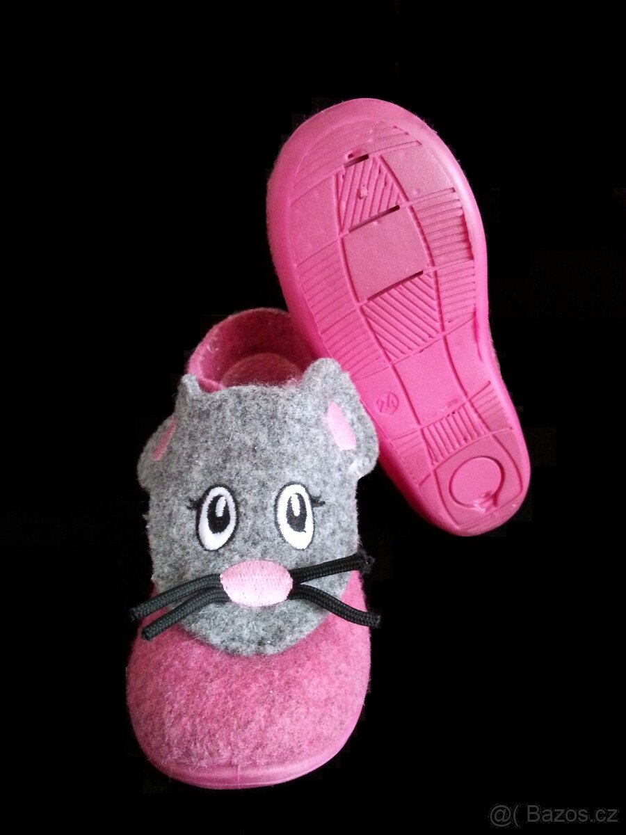 Přezůvky,bačkory,papuče vel. 24 MB