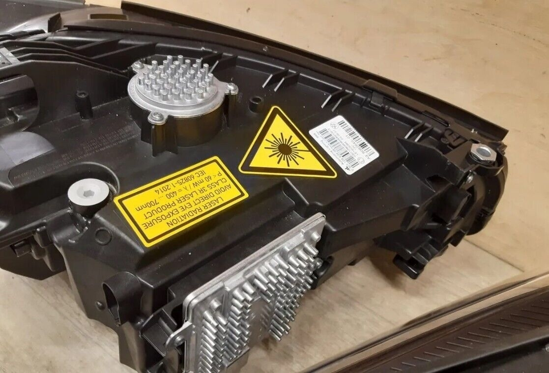 Sada světlometů BMW řady 8 G14 G15 G16