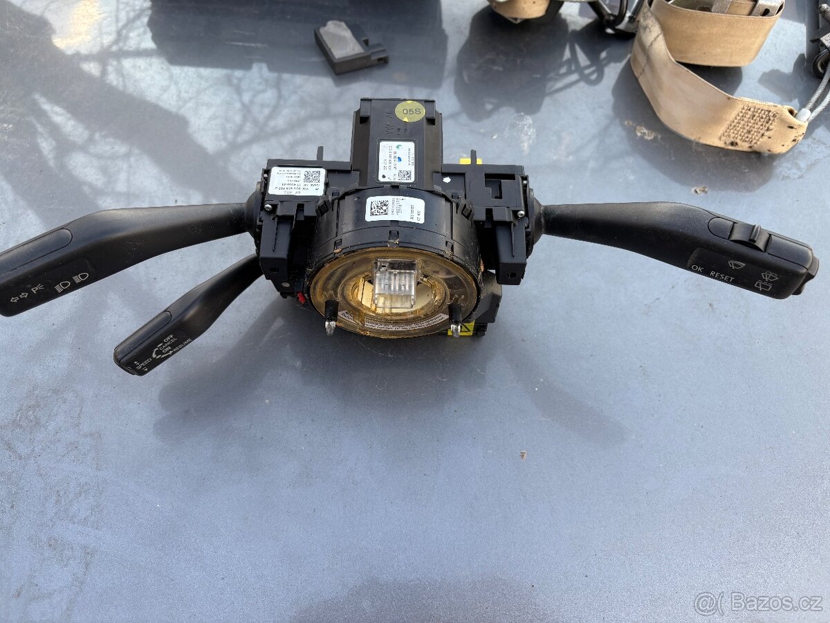 Passat B6 podvolantová jednotka