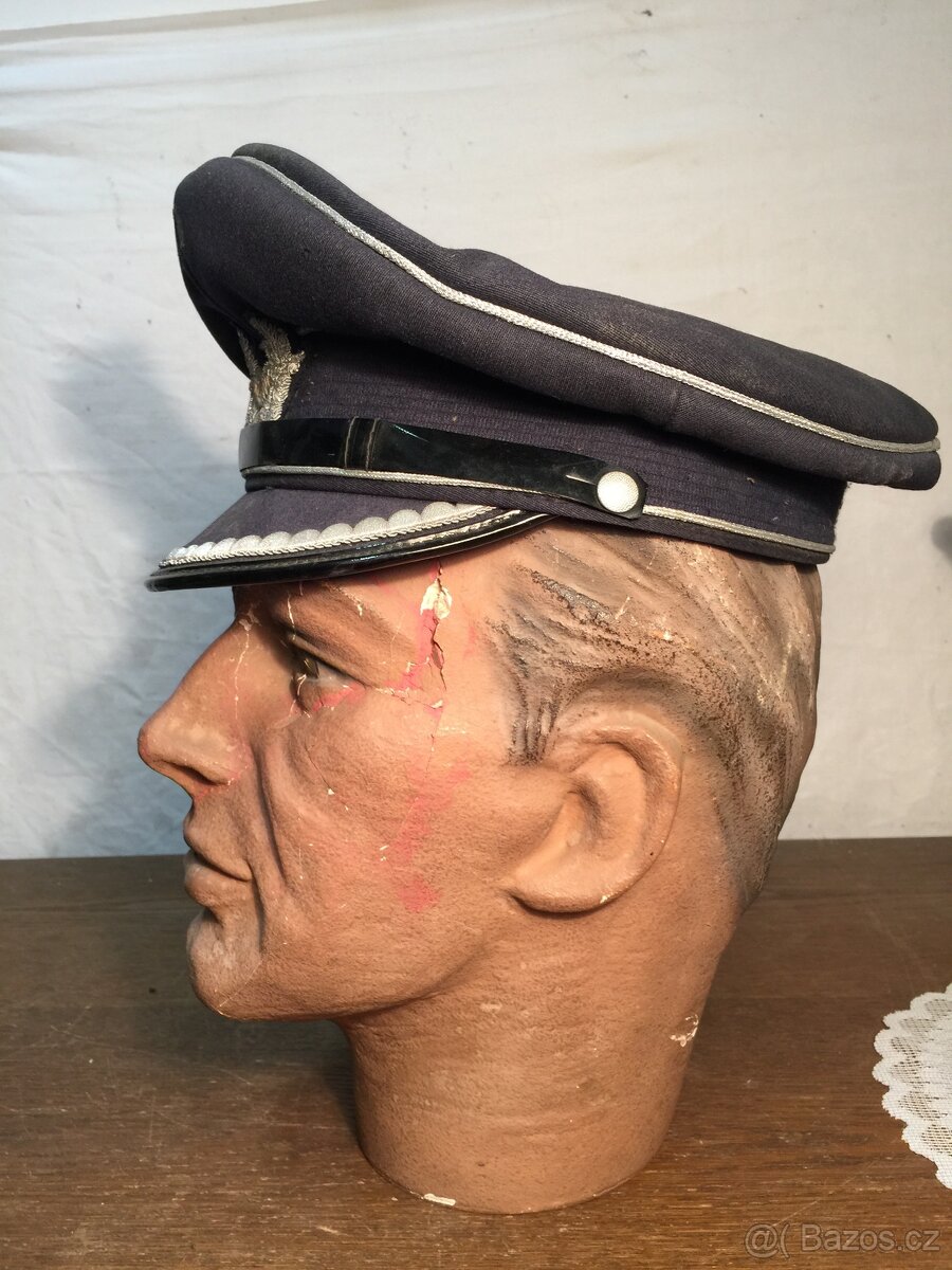stará německá vojenská čepice