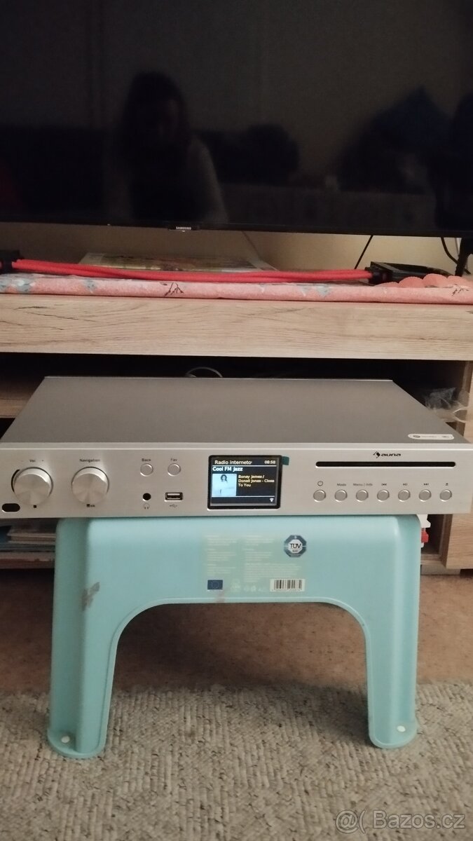 CD HiFi Receiver sinternetovim radiom