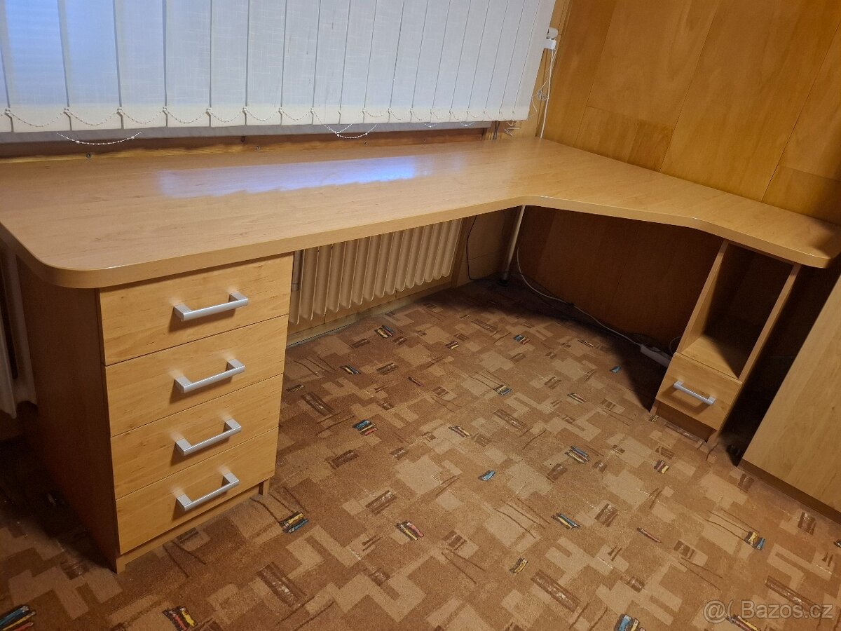 Psací stůl 2400x1400mm