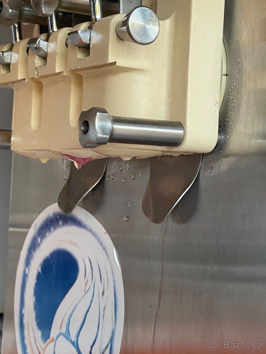 Stroj na  tocenou zmrzlinu Carpigiani