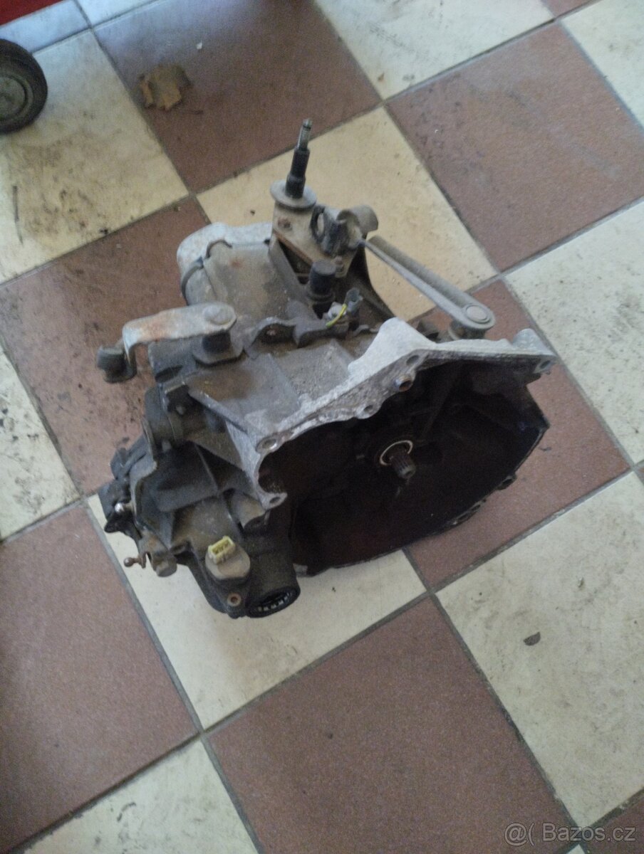 Peugeot 206 1.1i,HFX,44kw - převodovka r.v.01