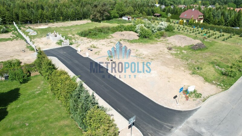 Stavební pozemek v Chýni – 1 240 m² s kompletními inženýrský