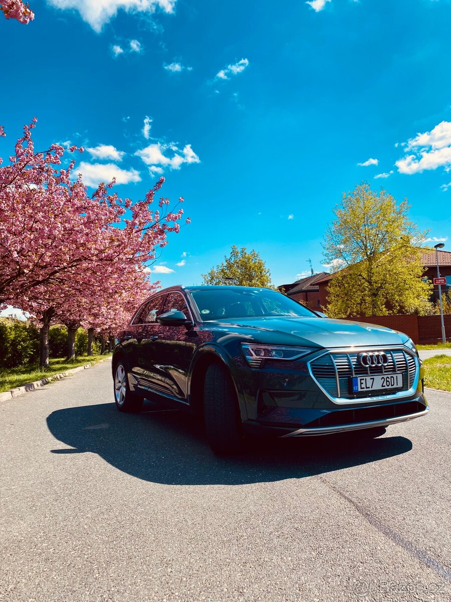 Audi E-Tron 55 rok 2020 12 mesic
