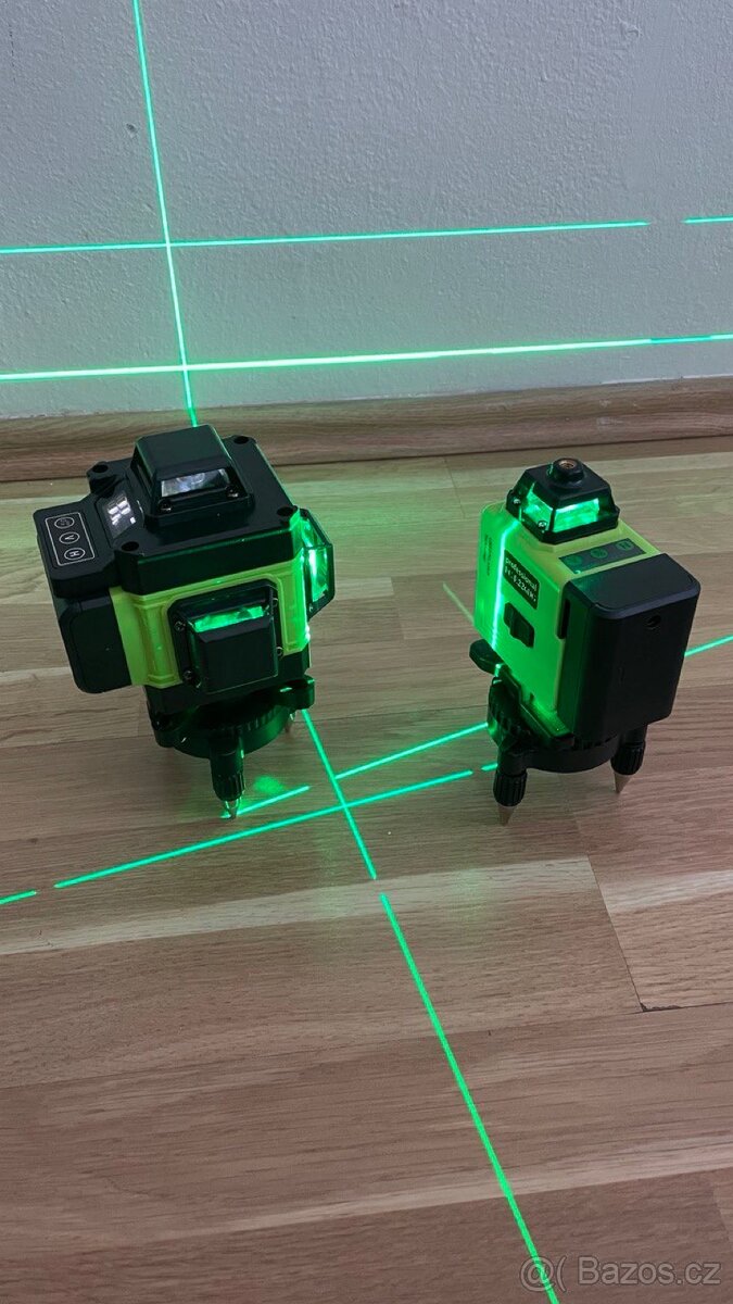 Laserový nivelák 4D, zelený paprsek, 16 linií