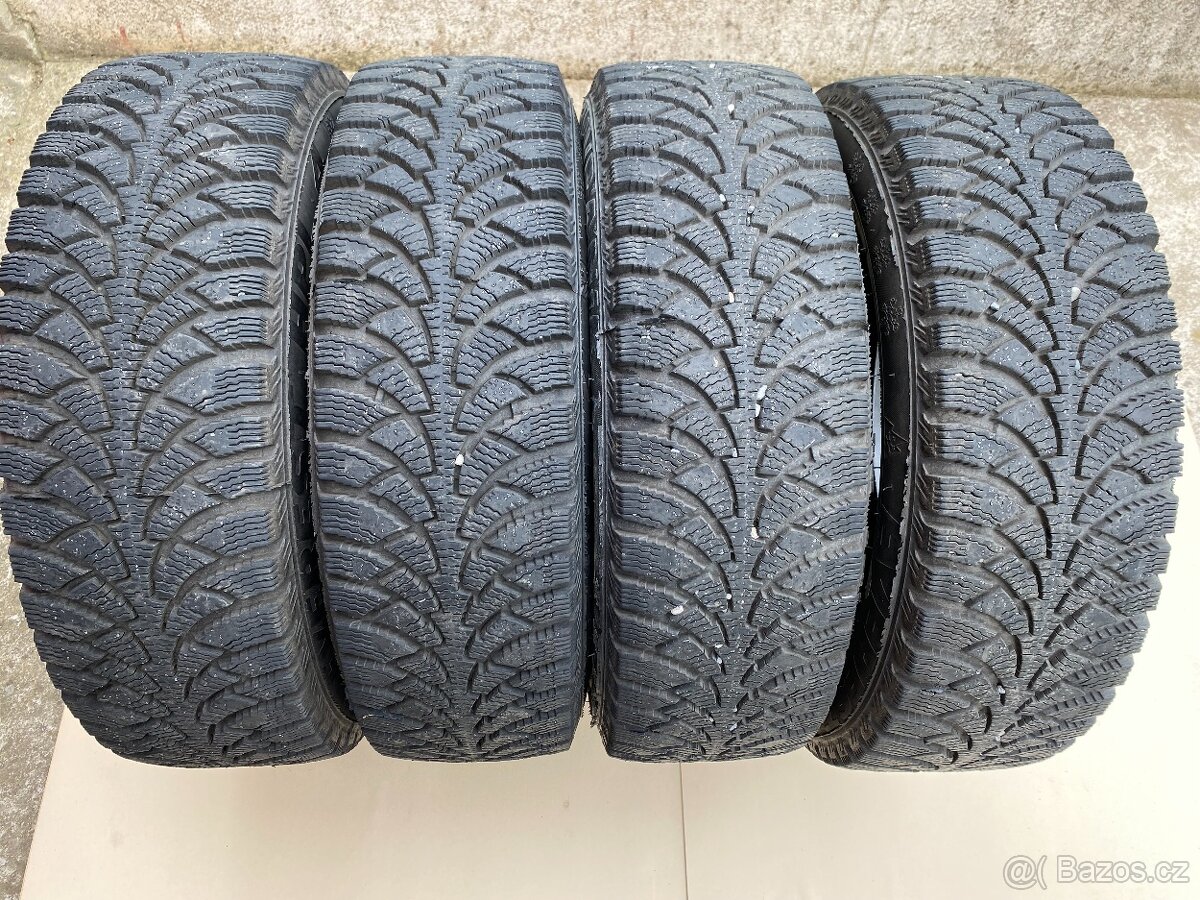 Zimní pneu 185/65 R15