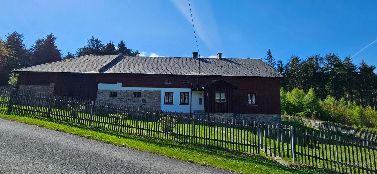 Prodej RD 5+1 s halou, dílnou, stodolou v Travné Zálesí