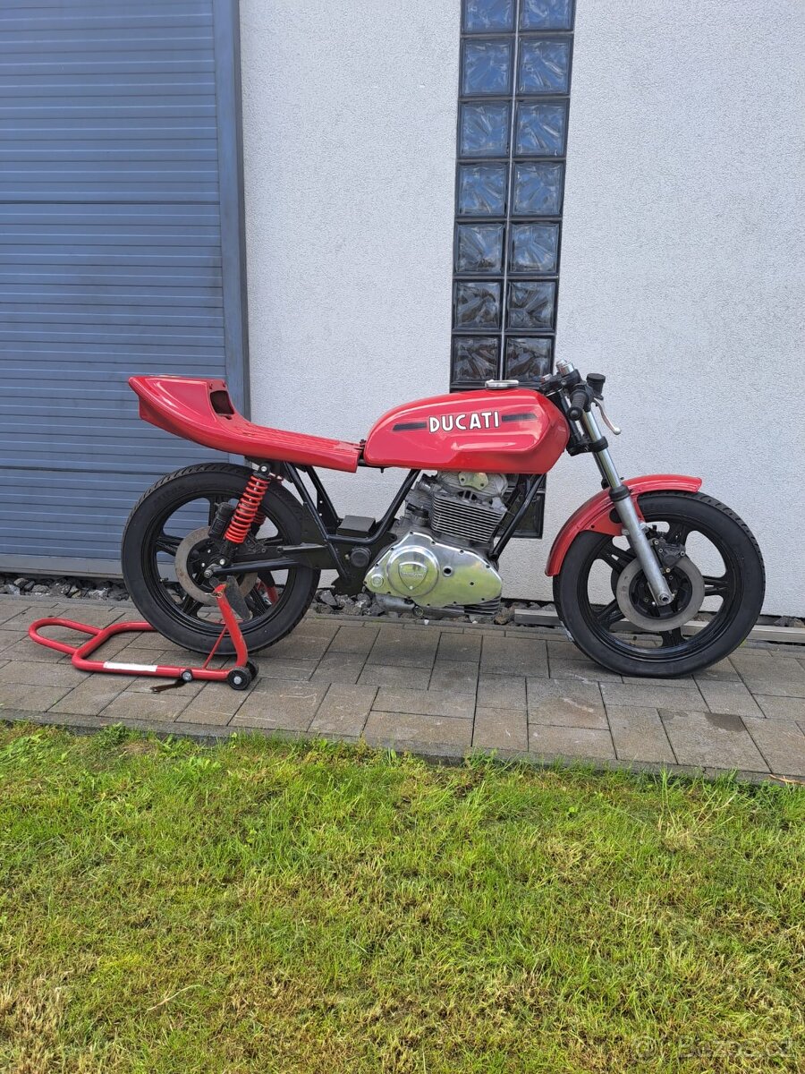 Ducati 500 desmo