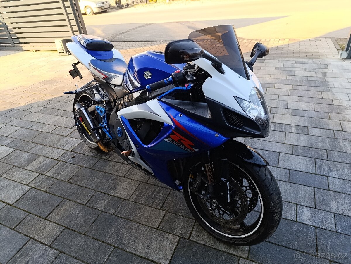 Suzuki GSX-R K7 CR doklady