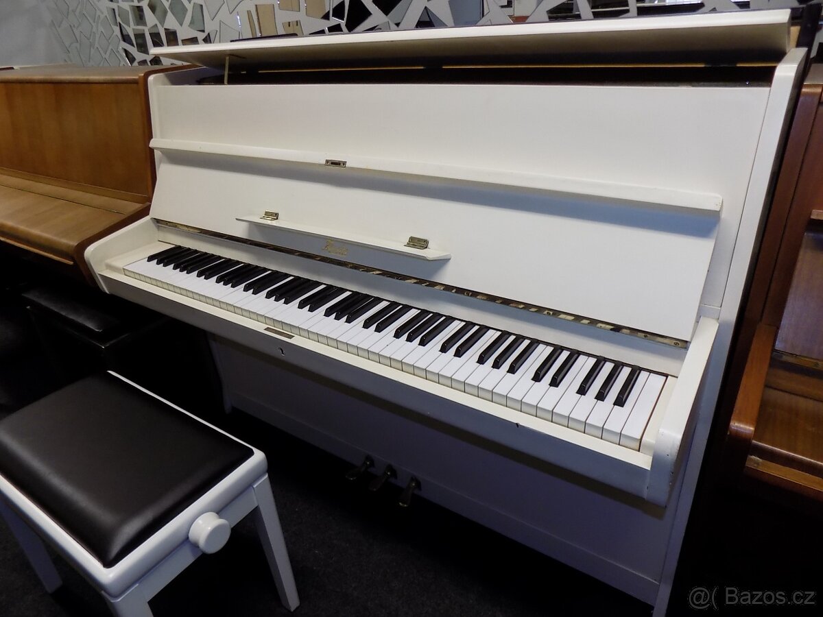 Bílé piano, pianino, klavír Petrof- Rosler