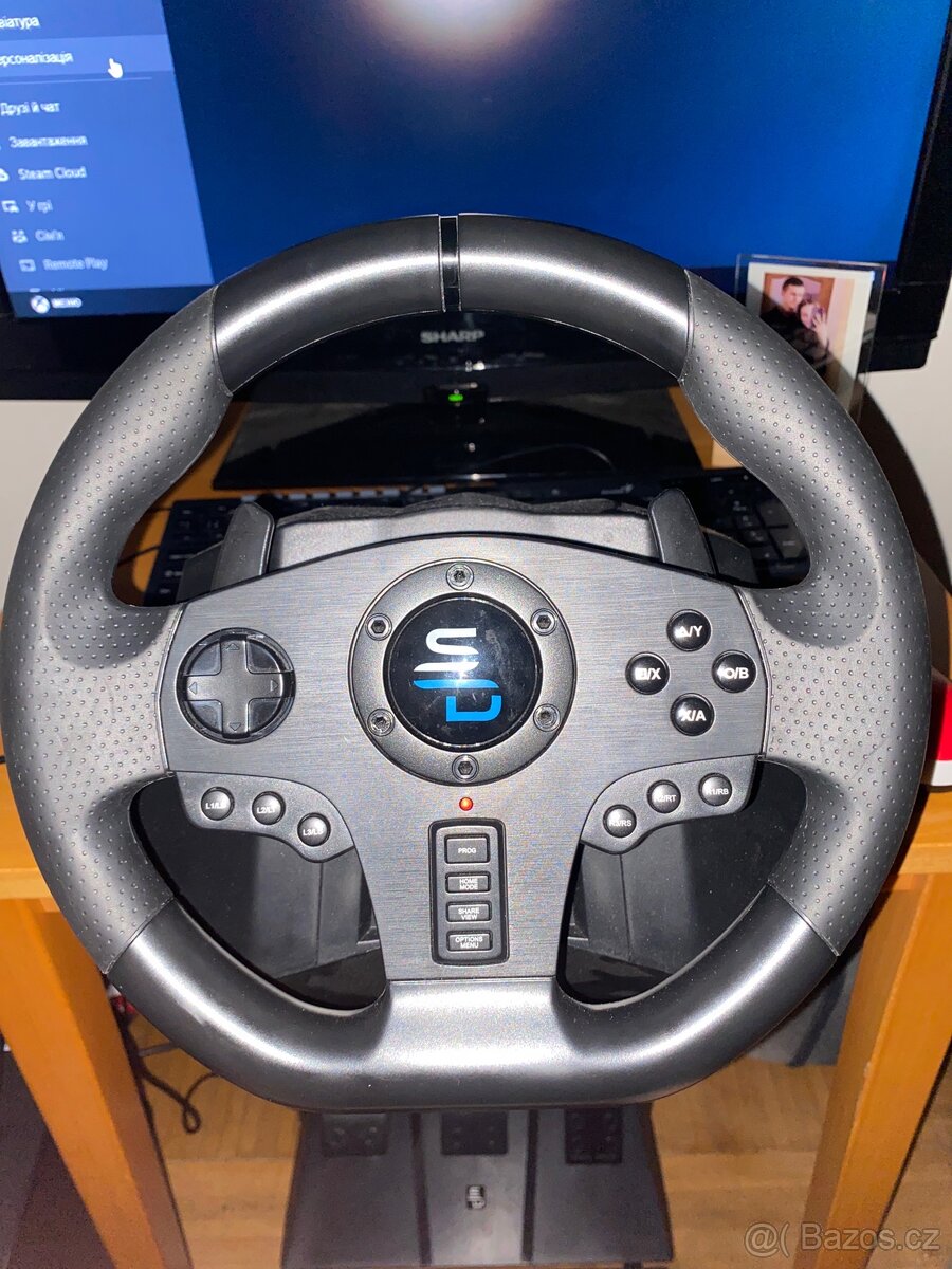 Herní volant ps4