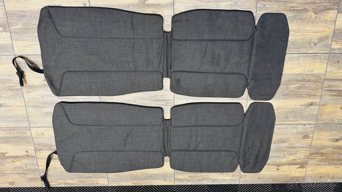 Podložka / ochrana pod dětskou sedačku BMW