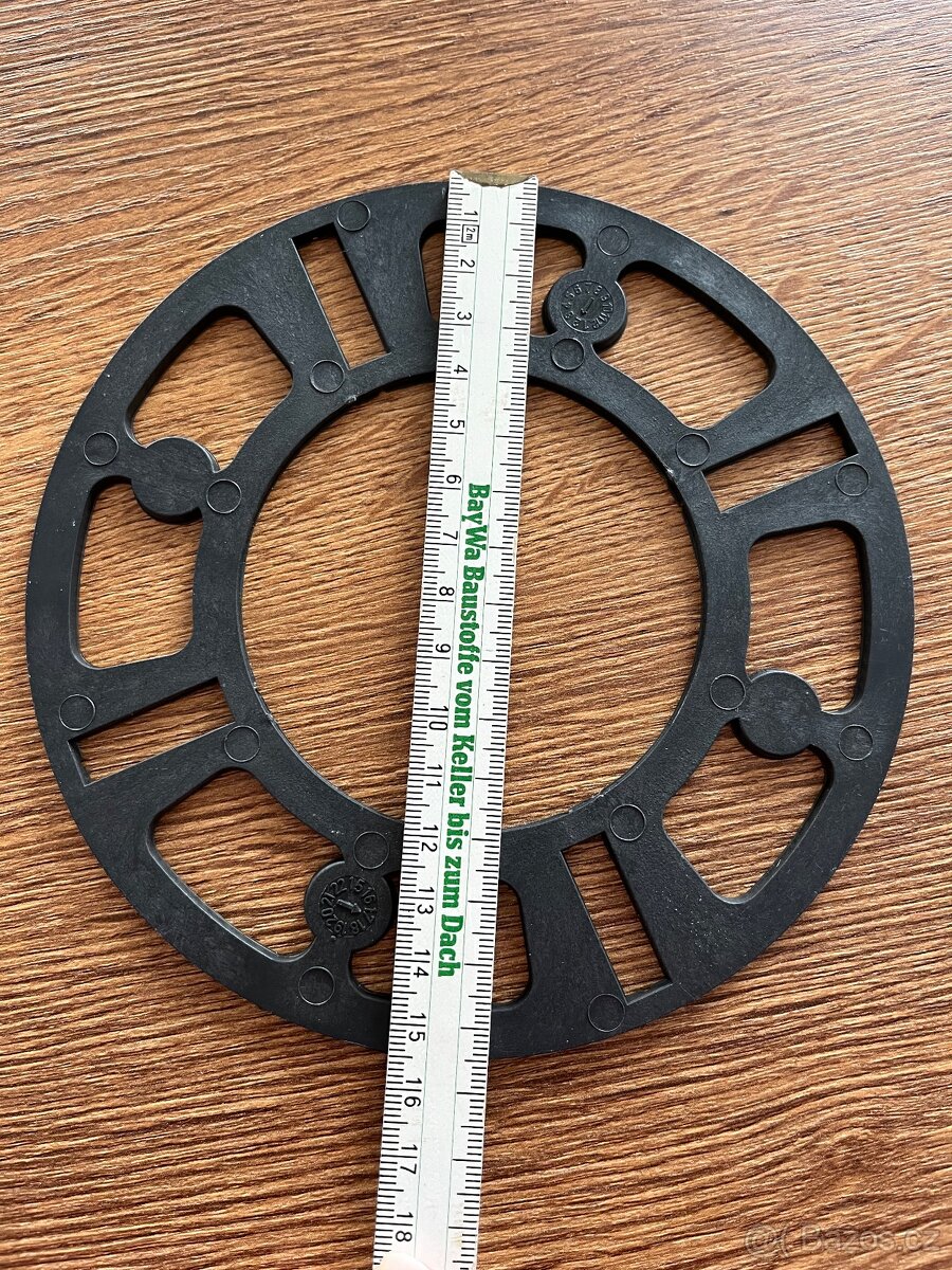 Retifikační podložka pro terče pod dlažbu