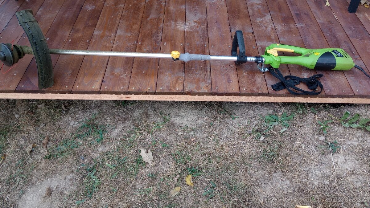 Křovinořez Fieldmann