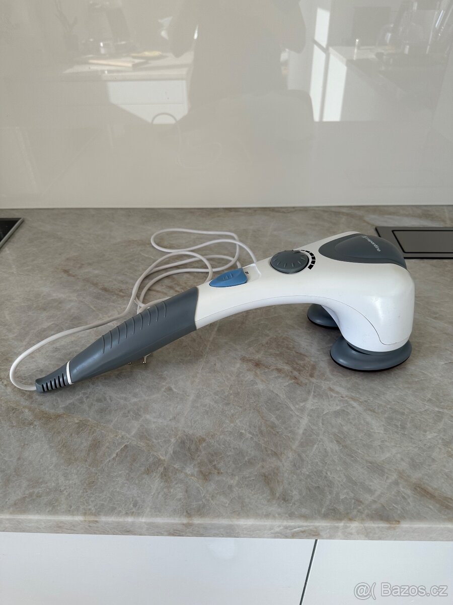 Masážní přístroj