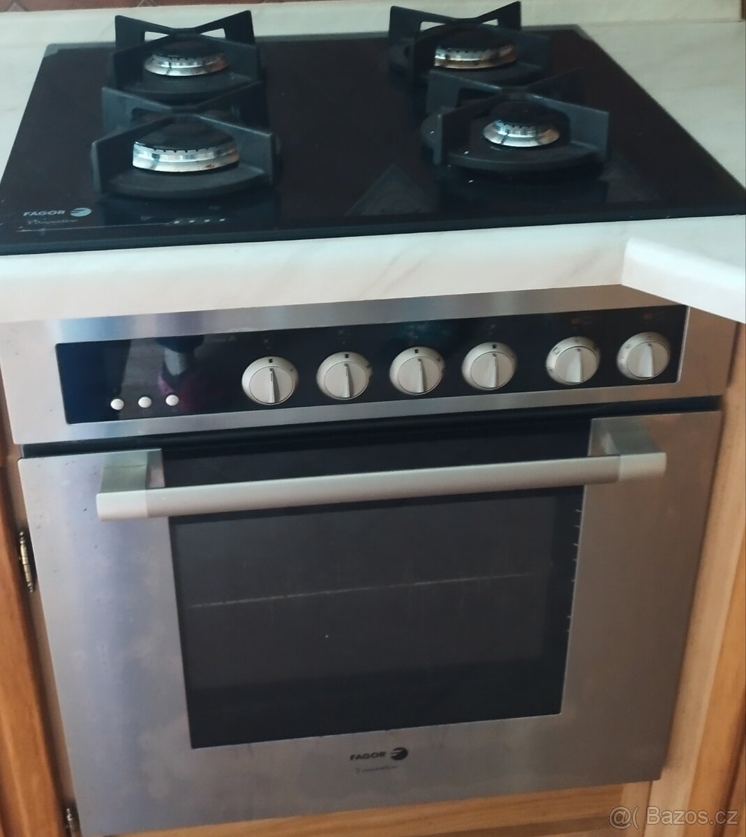 Vestavěná trouba s plynovou sklokeramickou deskou FAGOR
