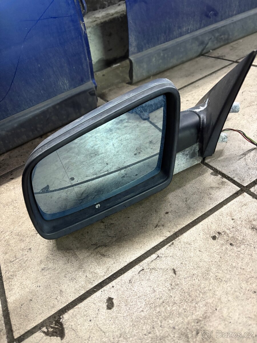 Bmw e60 leve zrcatko