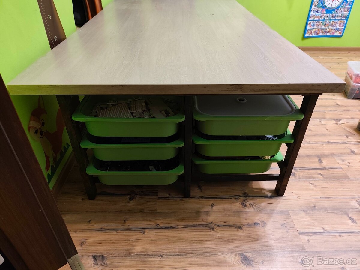 Stůl na Lego pro ikea boxy