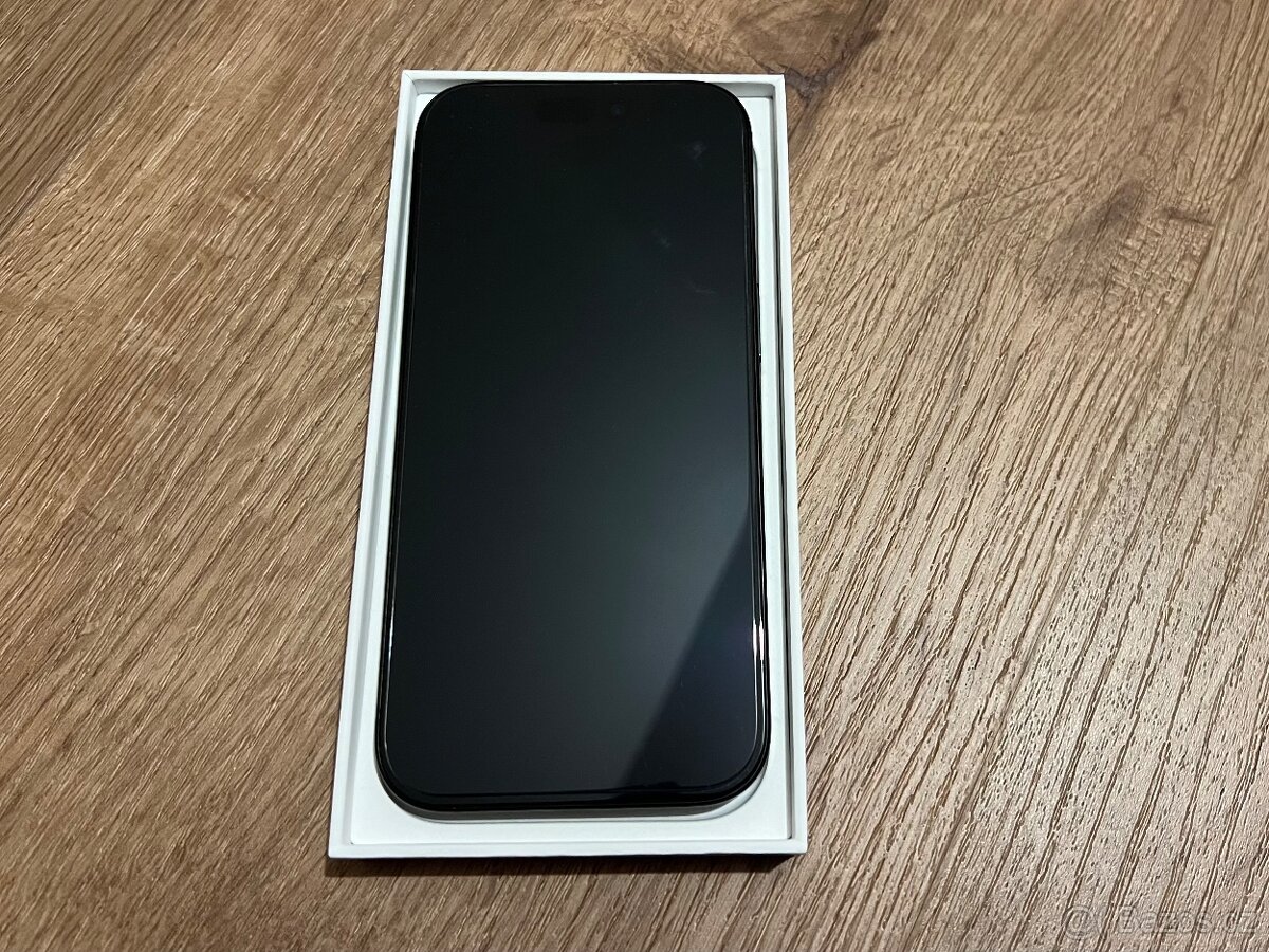 Prodám iPhone 16 Pro 256GB černý titan