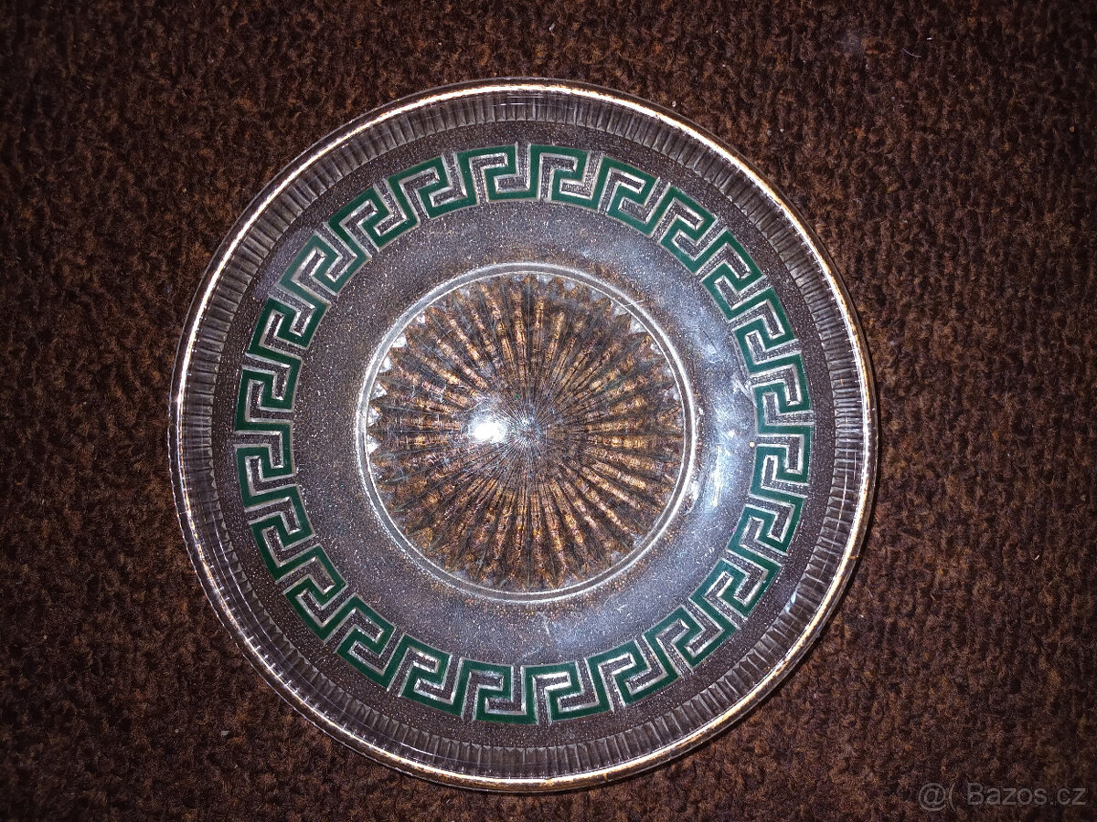 Mísa s řeckým symbolem