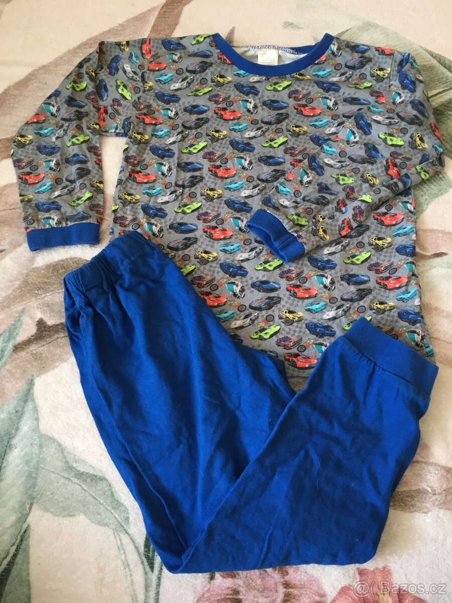 chlapecké pyžamko 116