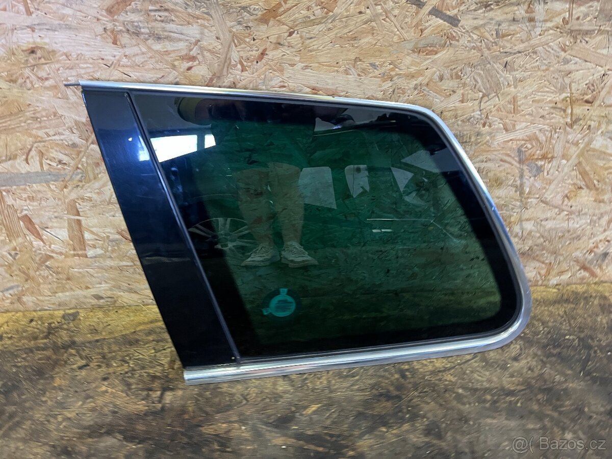ZADNÍ LEVÉ VNITŘNÍ OKNO KASTLE VOLKSWAGEN TOUAREG 7L