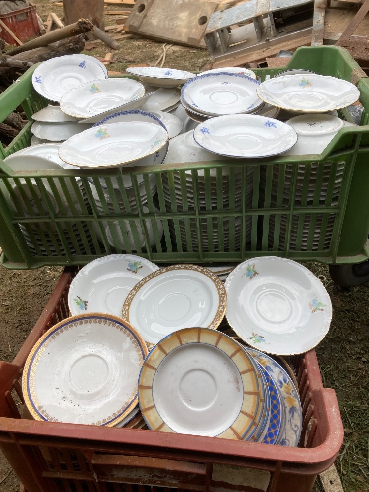 porcelánové talířky