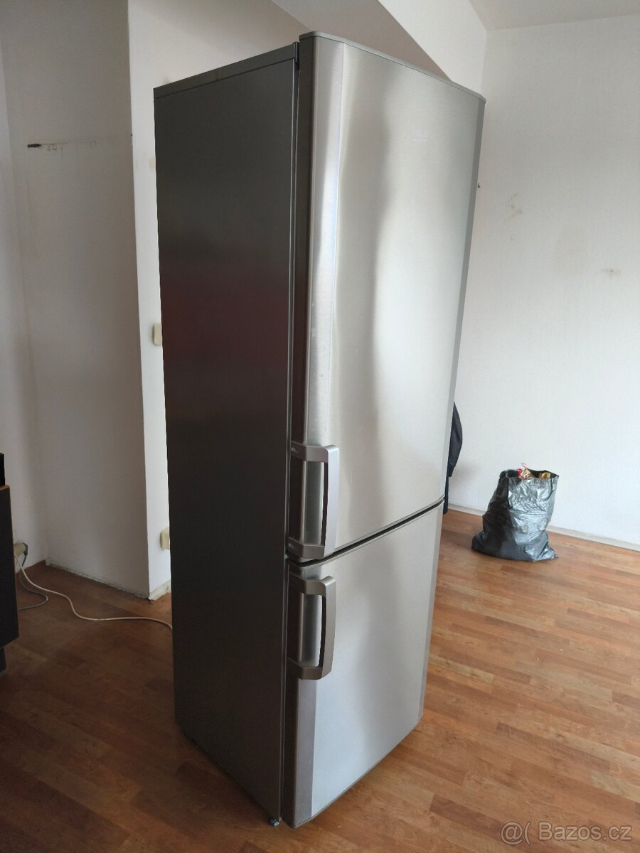 Lednice s mrazákem Beco