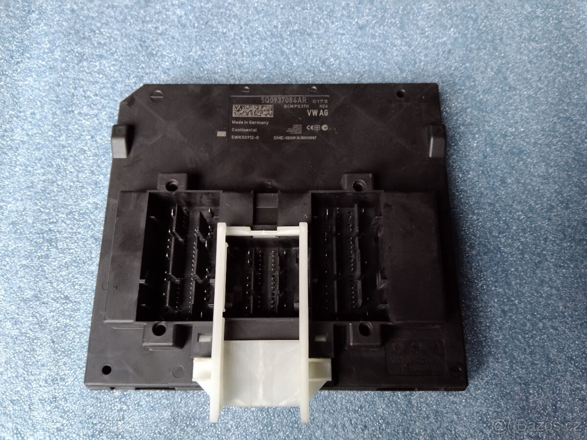 Škoda Octavia 3 2.0 TDI jednotka BCM gateway zámek volantu