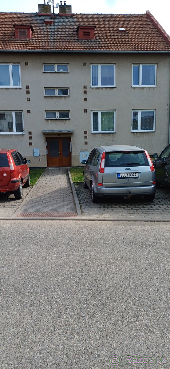 Prodám byt  3+1  v Hodonicích u Znojma72 cihla