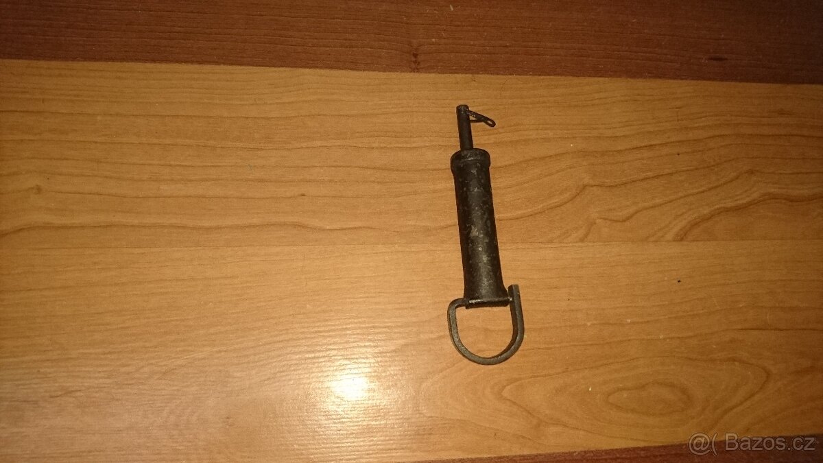 Zetor super závěr kapoty