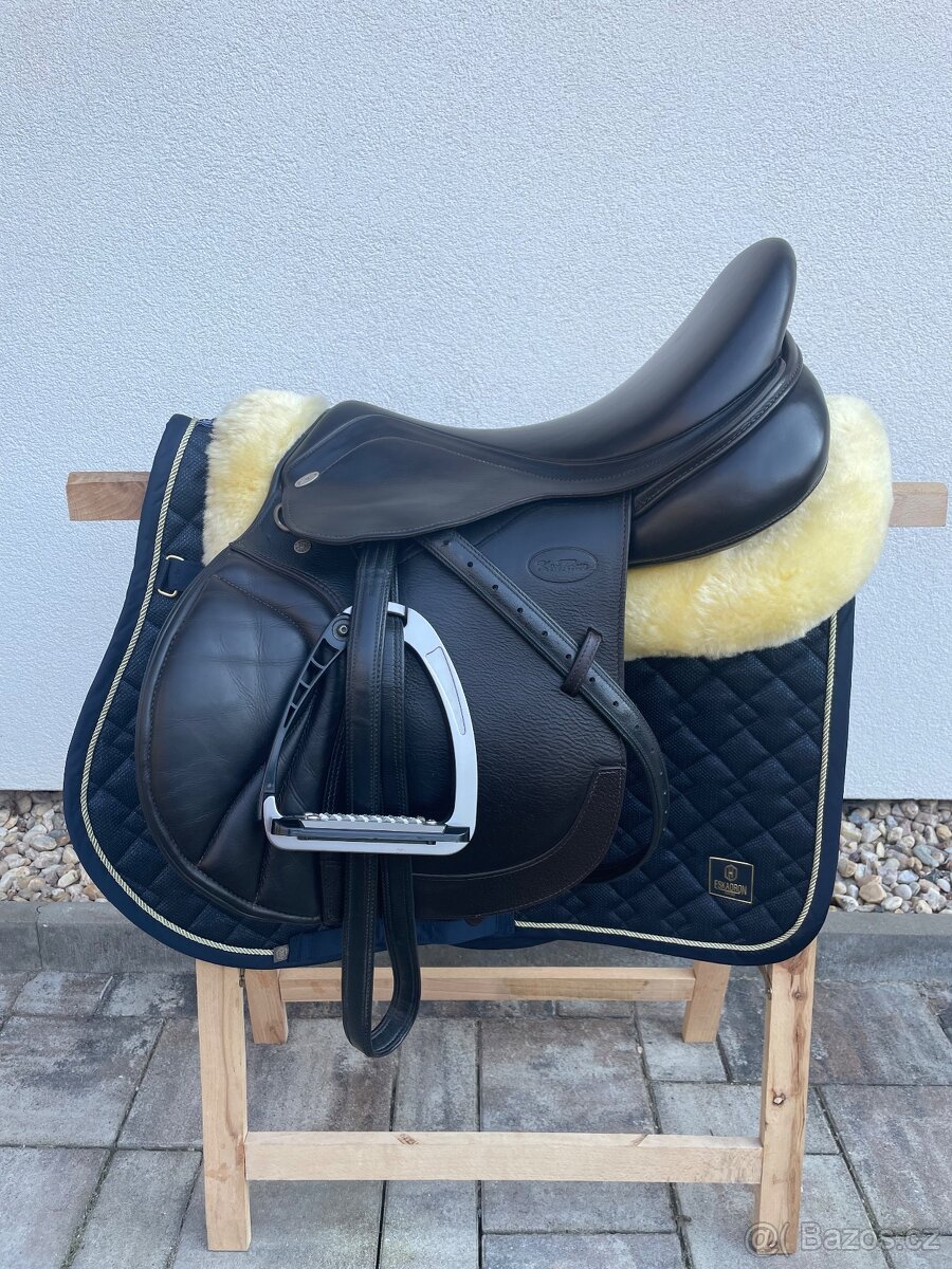 HNEDE SKOKOVE SEDLO KENTAUR ONYX 17/3 s upravou na lopatku