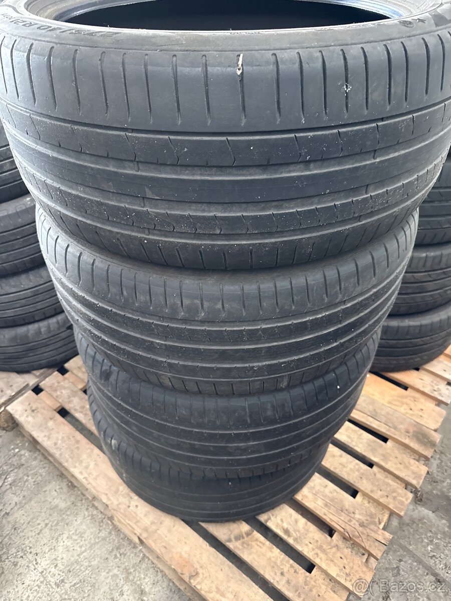 275/40/21 a 315/35/21 letni