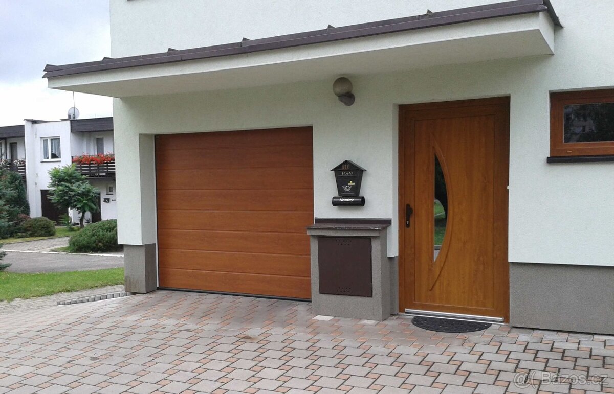 HORMANN SEKČNÍ GARÁŽOVÁ VRATA ISOMATIC42, 2500x2125mm