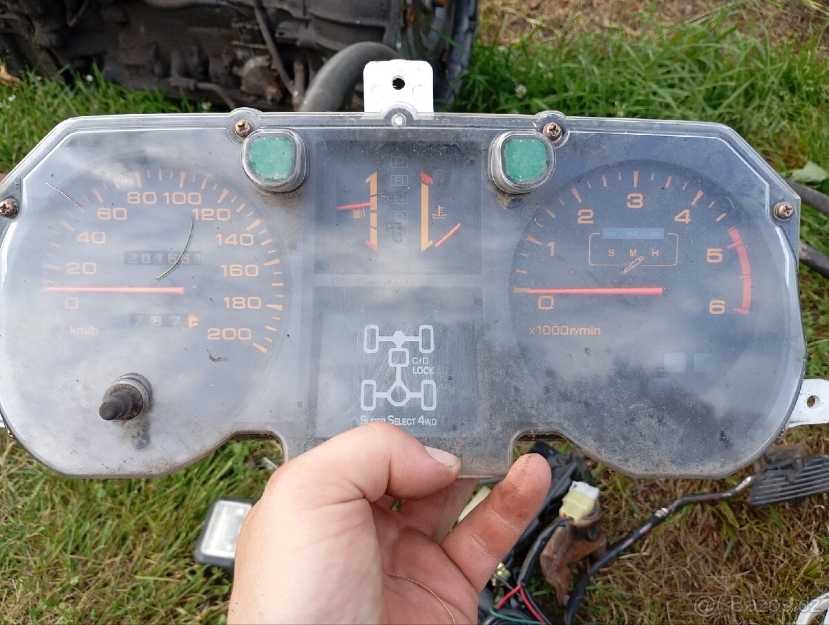 Budíky Mitsubishi Pajero II automat
