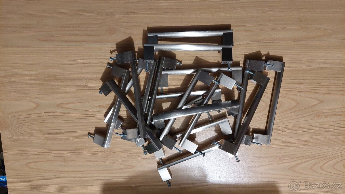 Kovové kuchyňské úchytky 17ks, rozteč 160 mm