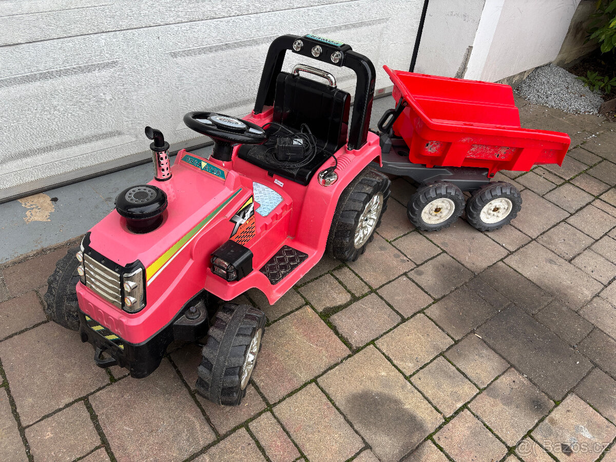 Dětský elektrický traktor s přívěsem