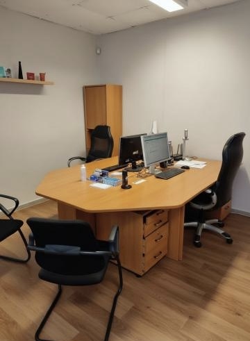 DOVOZ MOŽNÝ kancelářský stůl pro dva.