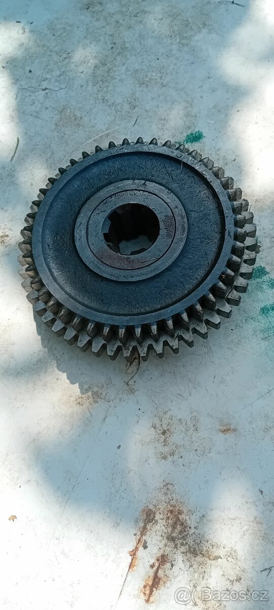Traktor RS 09-kolo převodovky