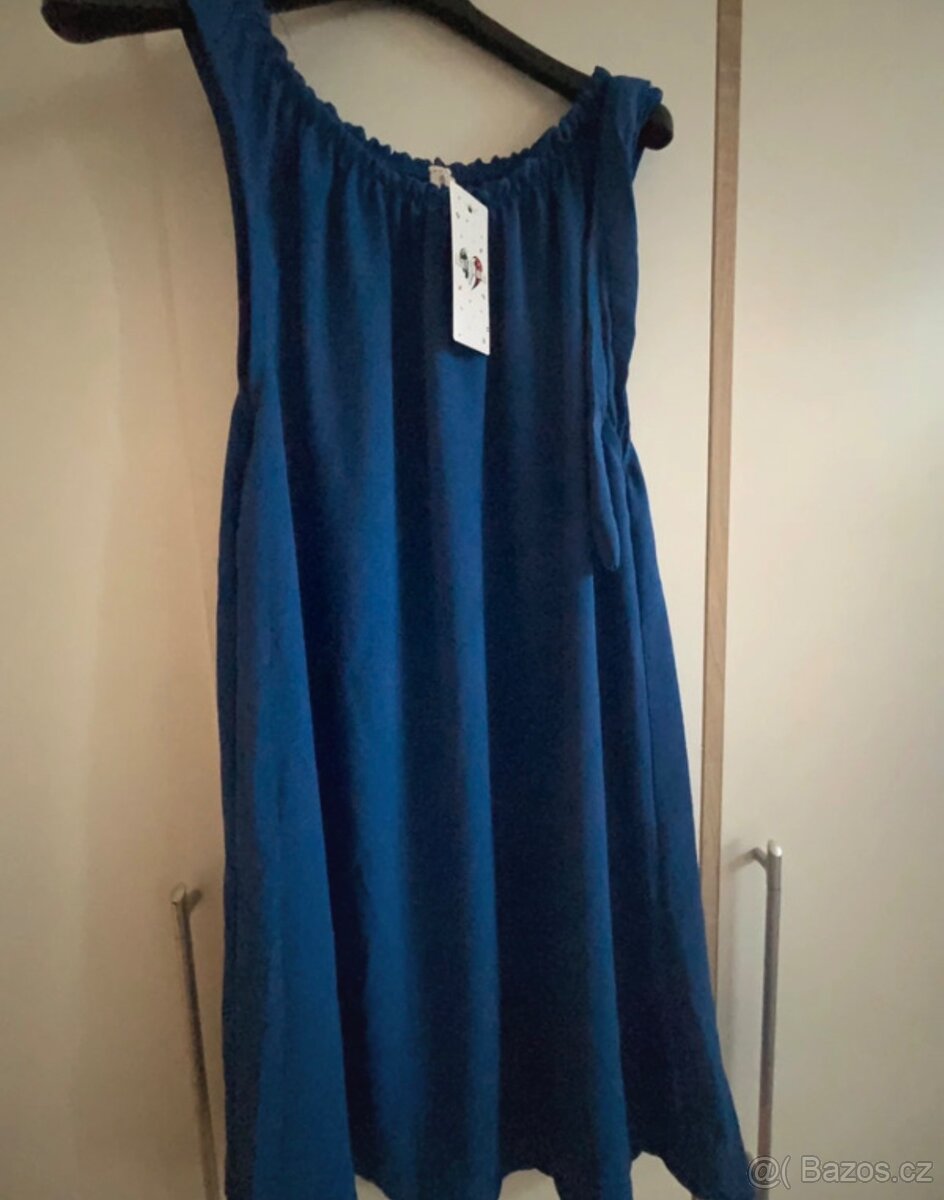 Modré šaty