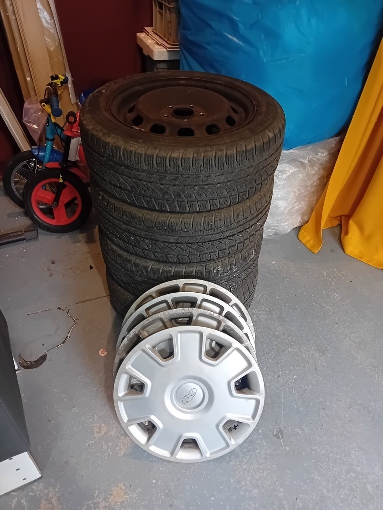 4x disky FORD 15" 5x108 + originální poklice