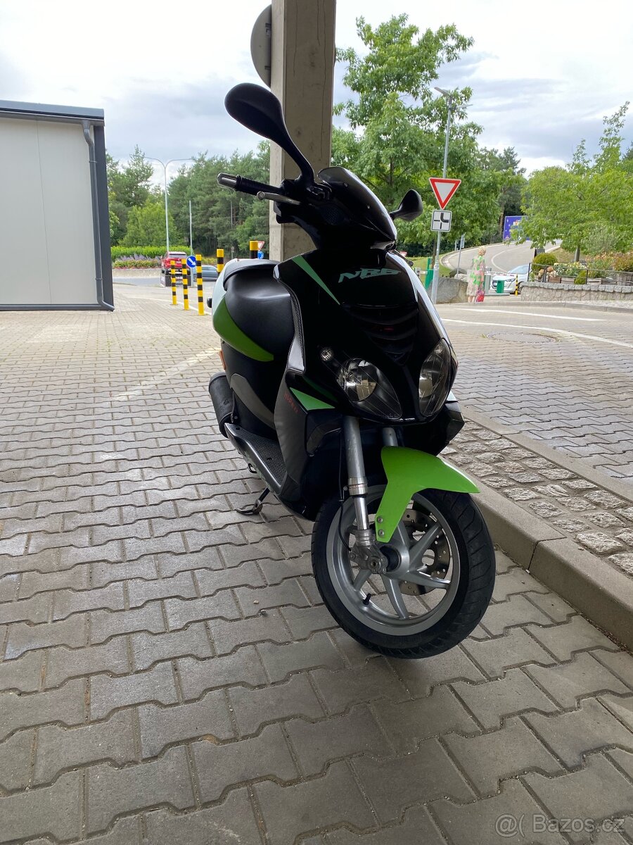 Skútr Piaggio NRG bez ŘP 25 km/h