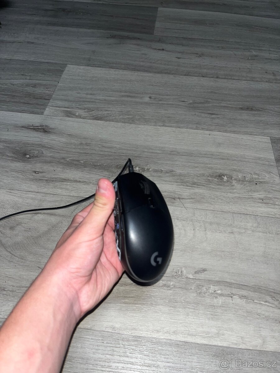 myš logitech g102