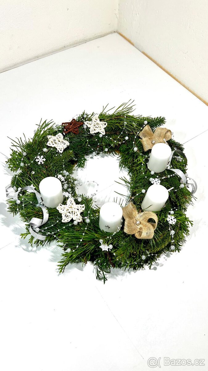 Adventní vánoční věnec- stříbrný