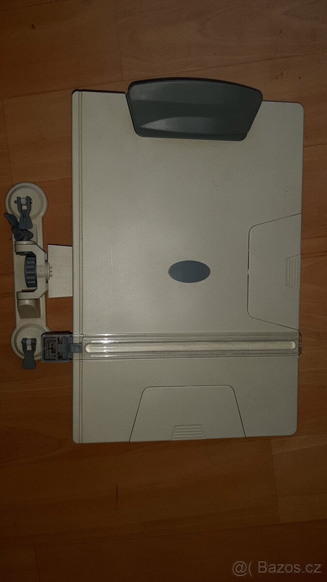 Držák max. na A4 na opisování textů