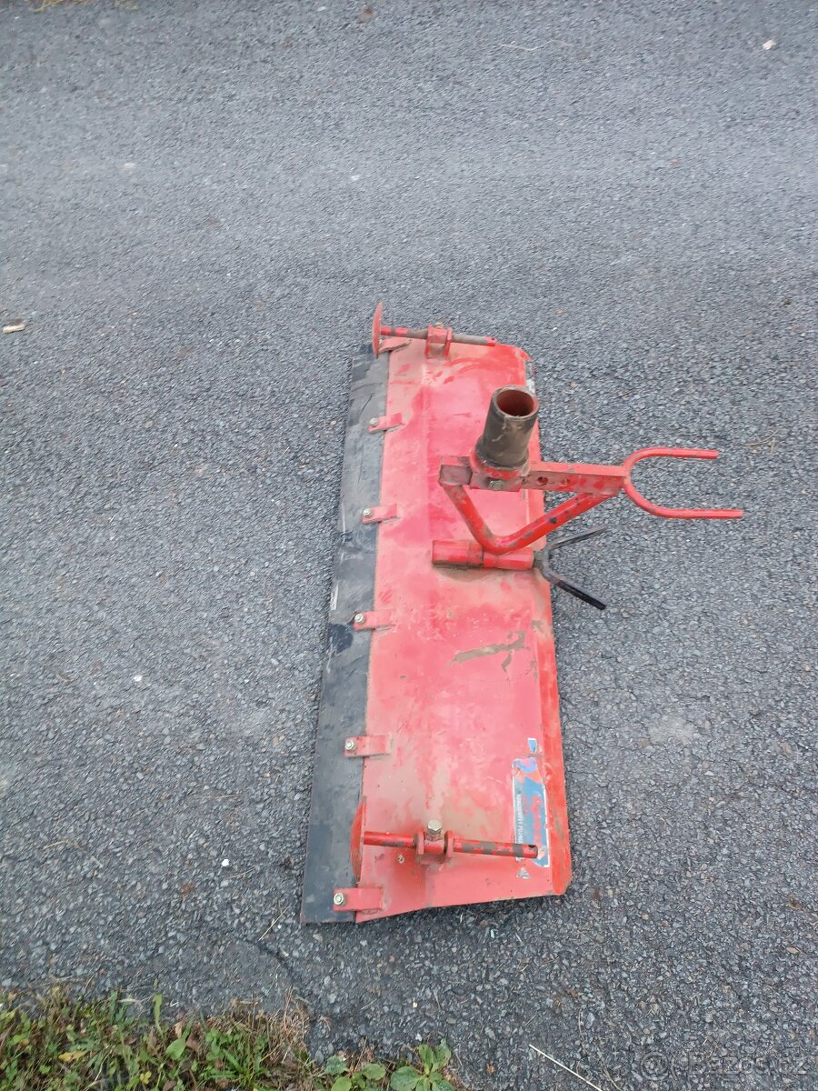 Sněhová radlice MF 70