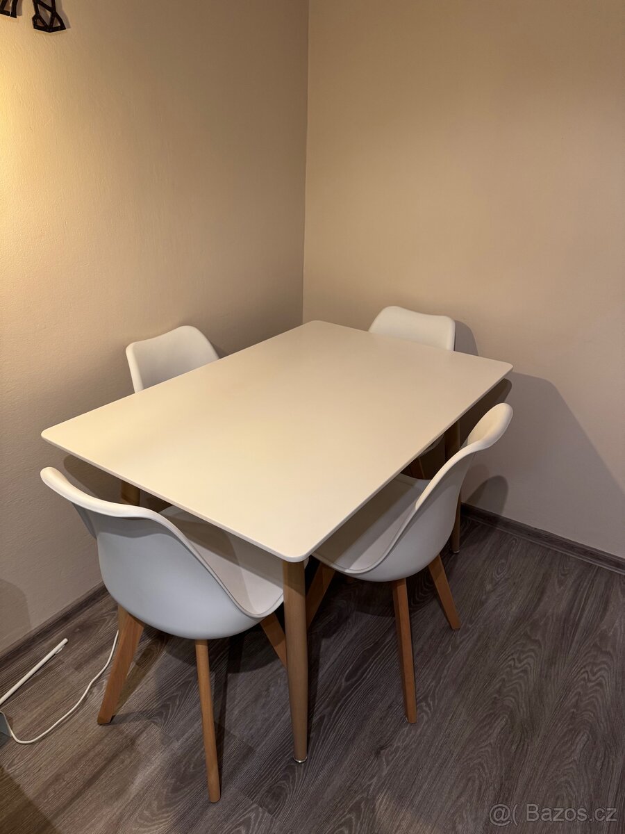 Set jídelního nábytku stůl Catini TABERG + 4ks židle bílá